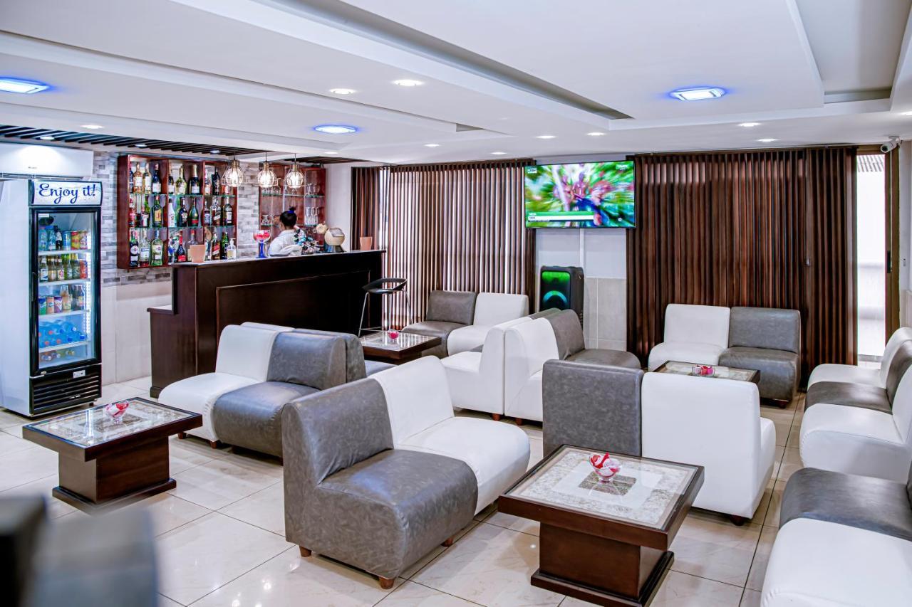Serena Hotel 杜阿拉 外观 照片