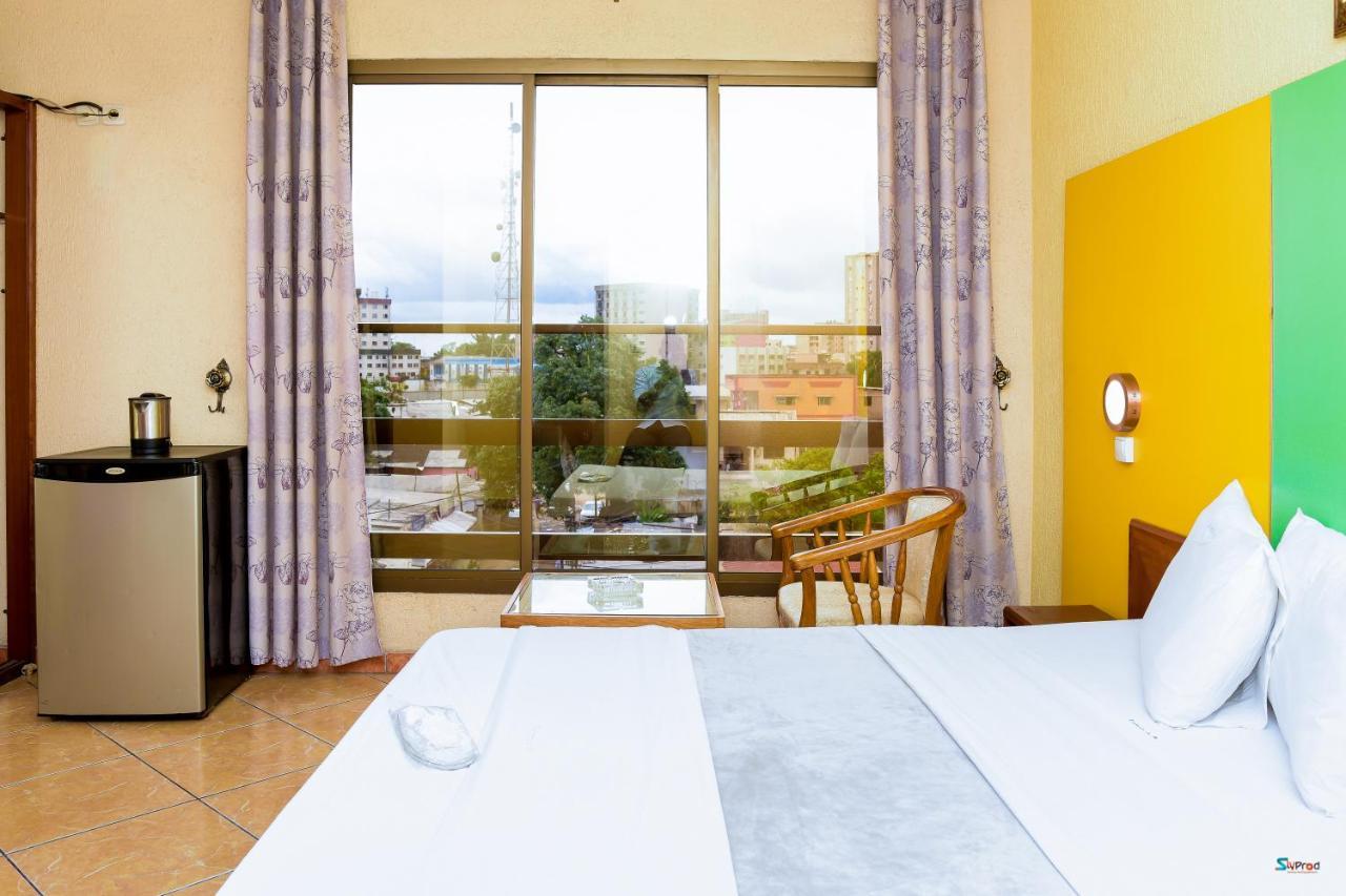 Serena Hotel 杜阿拉 外观 照片